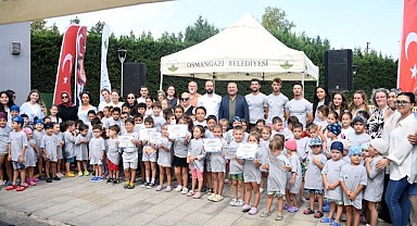 Osmangazi’de minikler yaz tatilinde yüzmeyi öğrendi