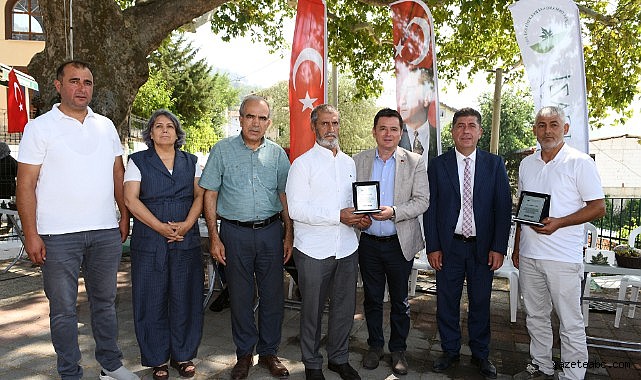 Osmangazi’nin gönüllü temizlik elçilerine teşekkür plaketi