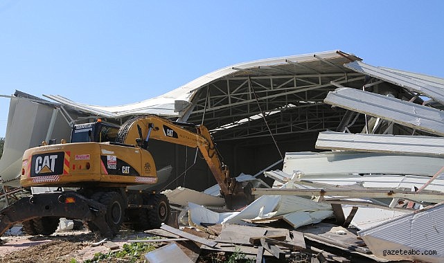 Tahtalı’da kaçak yapı yıkıldı