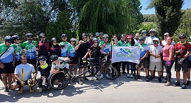 Tandem bisikletlerle Kocaeli'de umuda pedal çevirdi