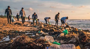 Antalya'da deniz gönüllüleri kıyı temizliği için buluşuyor