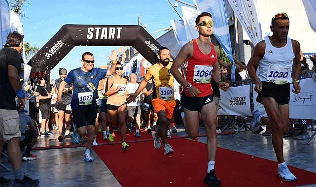 Ayvalık'ta maraton coşkusu: 24 ülkeden 1300 sporcu Balıkesir'de buluştu