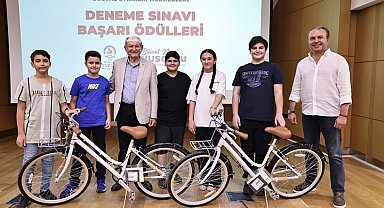Başarılı öğrencilere Büyükşehir'den ödül