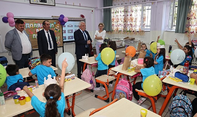 Başkan Şadi Özdemir’den “Okula hoş geldin” hediyesi