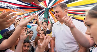 Başkan Tugay 94. İEF'de çocukları misafir etti 