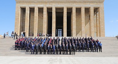 Bursa İtfaiyesi'nden Anıtkabir'e ziyaret