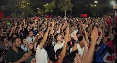 Bursa'da 12 Dev Adam'a dev ekran desteği