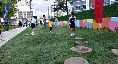 Bursa'da sokaklar çocuklarla gülümsüyor