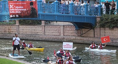 Eskişehir'de kano sporcularından unutulmaz gösteri