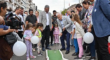 Haydi çocuklar, Heykel'de buluşuyoruz