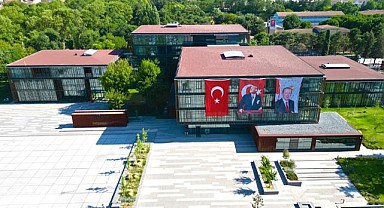 İnegöl Belediyesi’nden 1500 Öğrenciye Kırtasiye Yardımı