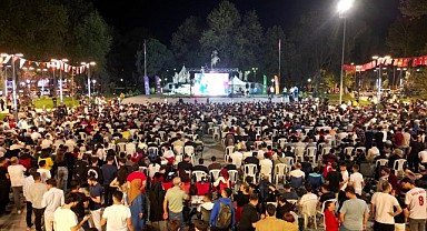 İnegöl Tribününden Millilere Tam Destek