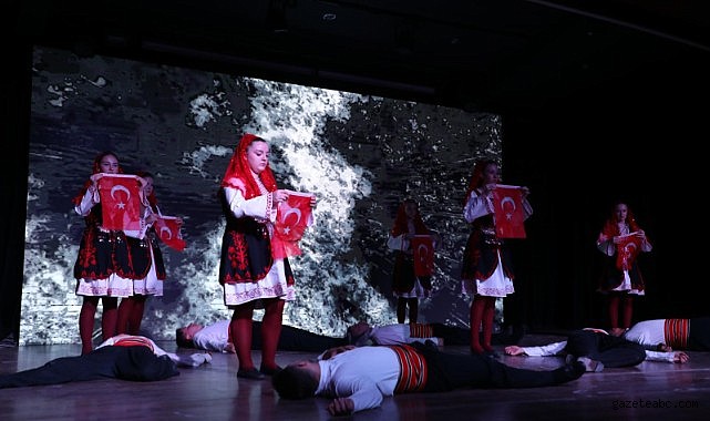 İnegöl’ün Kurtuluşunun 103 Yıllık Hikayesi Sahnede Sergilendi