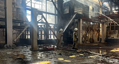 İzmir'de ALOSBİ'deki fabrika yangını kontrol altında