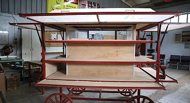 İzmit Belediyesi atölyeleri fabrika gibi