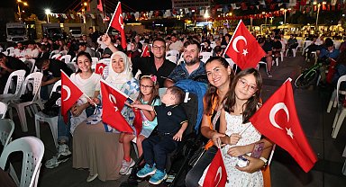 Kocaelililer, mili coşkuyu dev ekranda yaşadı