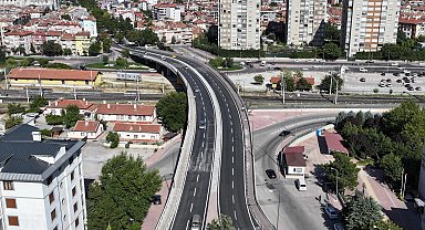 Konya'da Ahmet Öksüz Üst Geçidi'niN asfaltı yenilendi