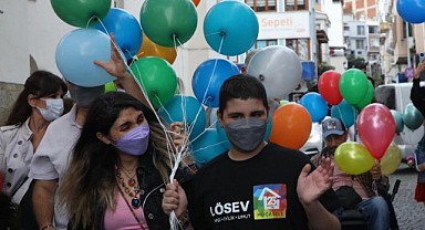 Lösemiyi Yendi Yüzlerce Balonla Karşılandı