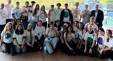 Misafir gençler Sakarya'da 'yeşil gelecek' için pedal çevirdi