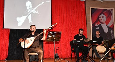 Neşet Ertaş Çiğli'de türkülerle anıldı