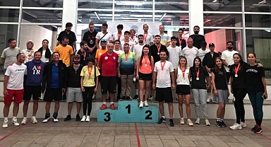 Nilüfer’in Raket Sporları Turnuvası’nda şampiyonlar ödüllendirildi