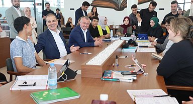 Ömer Çelik'ten Kocaeli'ye ziyaret: Milli İrade Meydanı'na tam not