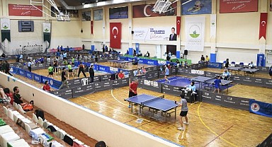 Osmangazi Belediyesi masa tenisine ev sahipliği yaptı