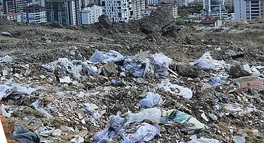 Uyarıya rağmen çöpleri toplamayan belediyeye 'Çevre' cezası!