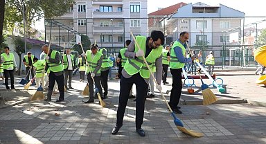Vatandaş seferber, mahalle tertemiz oldu