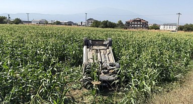 Virajda Kontrolü Kaybeden Araç Tarlaya Uçtu