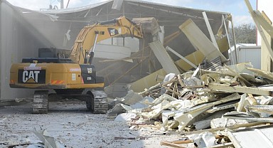 Yaylacık’ta iki kaçak yapı yıkıldı