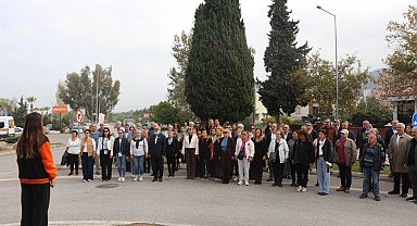 Ahmet Taner Kışlalı Güzelbahçe'de anıldı
