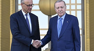 Almanya Başbakanı Külliye'de