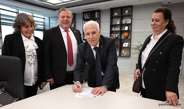 Başkan Bozbey de Emekliler Derneği Üyesi Oldu