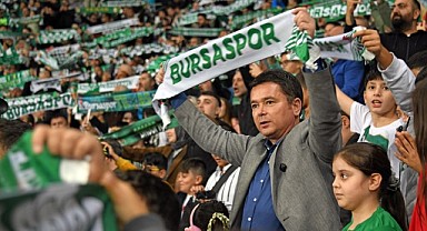 Başkan Erkan Aydın hiç maça gitmemiş 120 çocuğa büyük mutluluk yaşattı