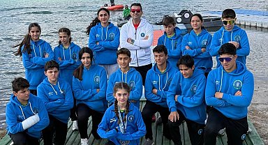 Bursa Büyükşehir Belediyesporlu kanoculardan 2 madalya