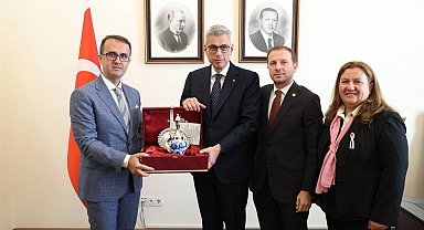 Bursa Kanserle Savaş Derneği'nden Bakan Memişoğlu'na ziyaret