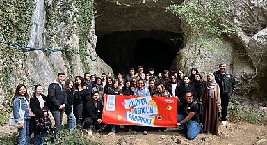 Bursa'da gençler Nilüfer'in Üçpınar Mahallesi'nde bir araya geldi