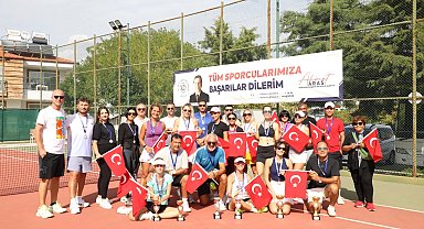 Dalaman'daki kortlarda Cumhuriyet coşkusu