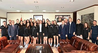 Denizli Büyükşehir'in sultanları yeni sezona hazır