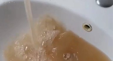 Düzce'de her yağış sonrası musluktan çamur isyanı!