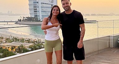 Ece Vahapoğlu'ndan İngiliz futbolcuya yoga