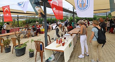 Efes Tarlası Yaşam Köyü'nde Üretici Pazarı açıldı