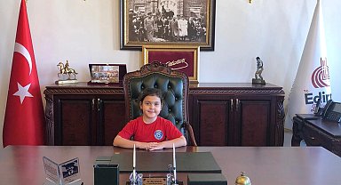 Gencan makamını Uzunköprü'lü minik Seray'a teslim etti