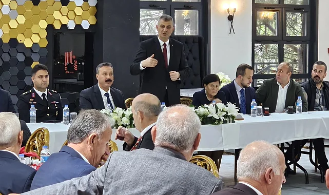 Gölcük'te muhtarların özel günü törenle kutlandı