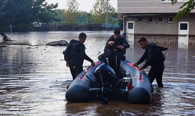 Hatay Payas'ta sel felaketi! Üst düzey heyet sahada