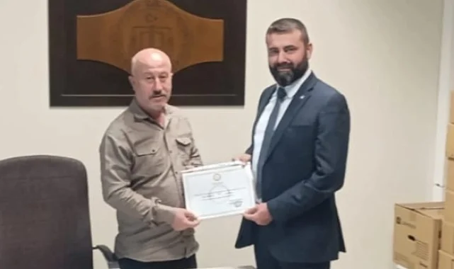 İYİ Parti Mudanya'da Ersin Erdönmez mazbatasını aldı