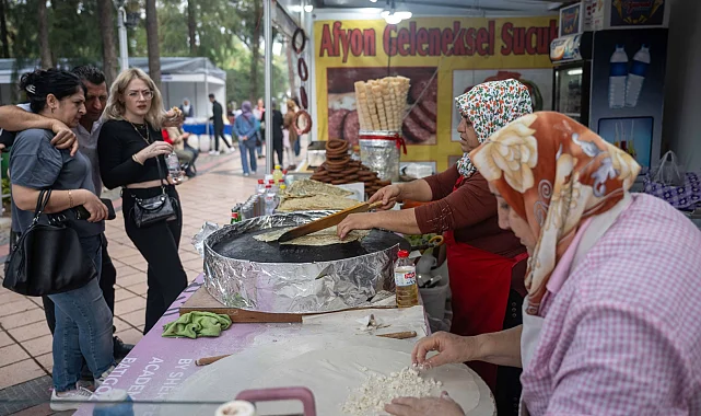 İzmir Bornova'da Bi Hayat Fest başladı
