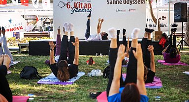 İzmir Bornova'da kitapların ışığında renkli şölen