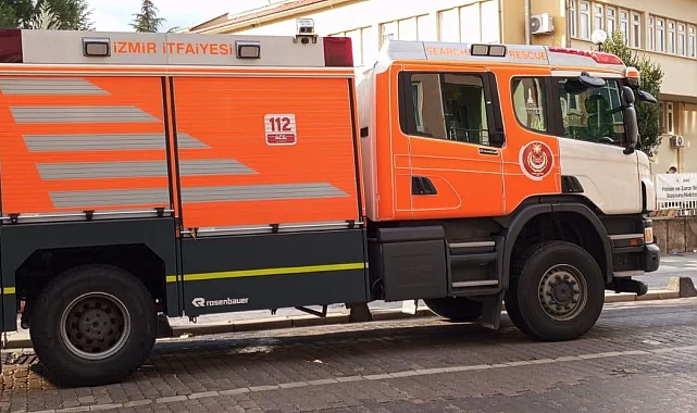 İzmir İtfaiyesi deprem sonrası destek için Sındırgı'da